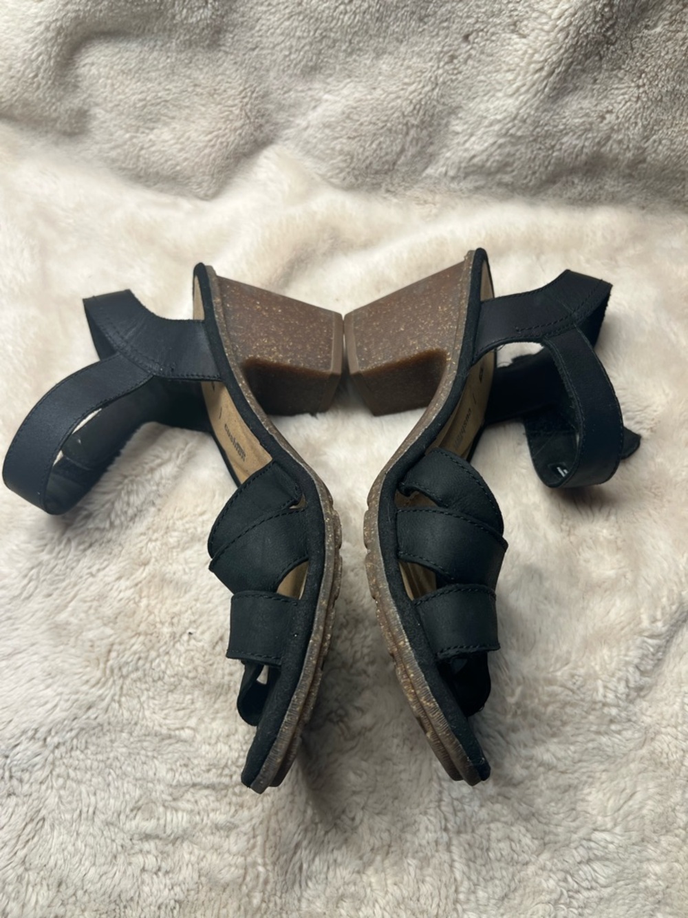 Clarks Heels women’s Size 8 - Picture 2 of 6